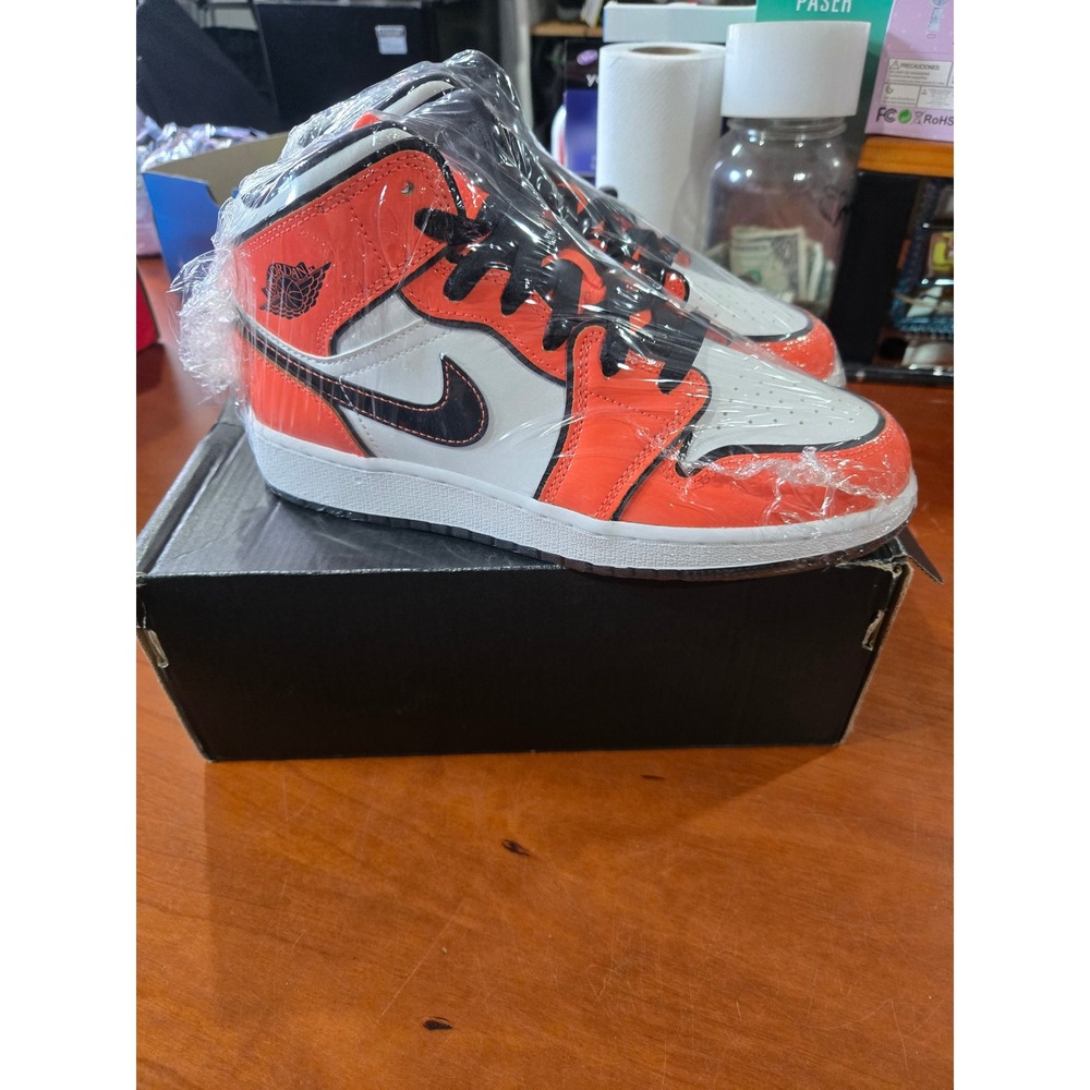 Air Jordan 1 Mid SE GS Turf Orange Black White BQ6931-802 Size 5Y